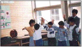 �q�ǂ������̗l�q